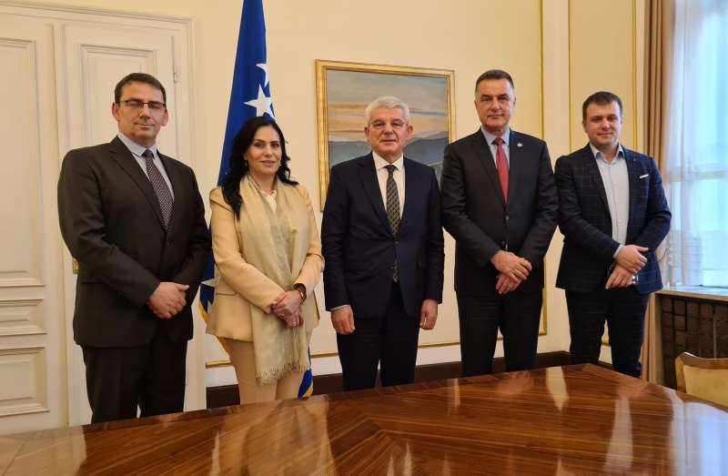 delegacija-novog-pazara-sastala-se-sa-bosnjackim-clanom-predsednistva-bih-sefikom-dzaferovicem