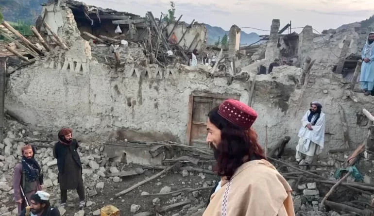 skoro-hiljadu-poginulih-u-zemljotresu-u-afganistanu