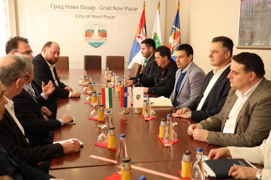 gradonacelnik-bisevac-sa-delegacijom-madjarske-o-potencijalima-novopazarskog-kraja-i-saradnji