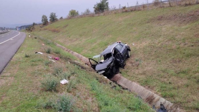 muskarac-poginuo,-zena-i-dete-tesko-povredjeni:-stravicna-saobracajna-nesreca-na-auto-putu-milos-veliki